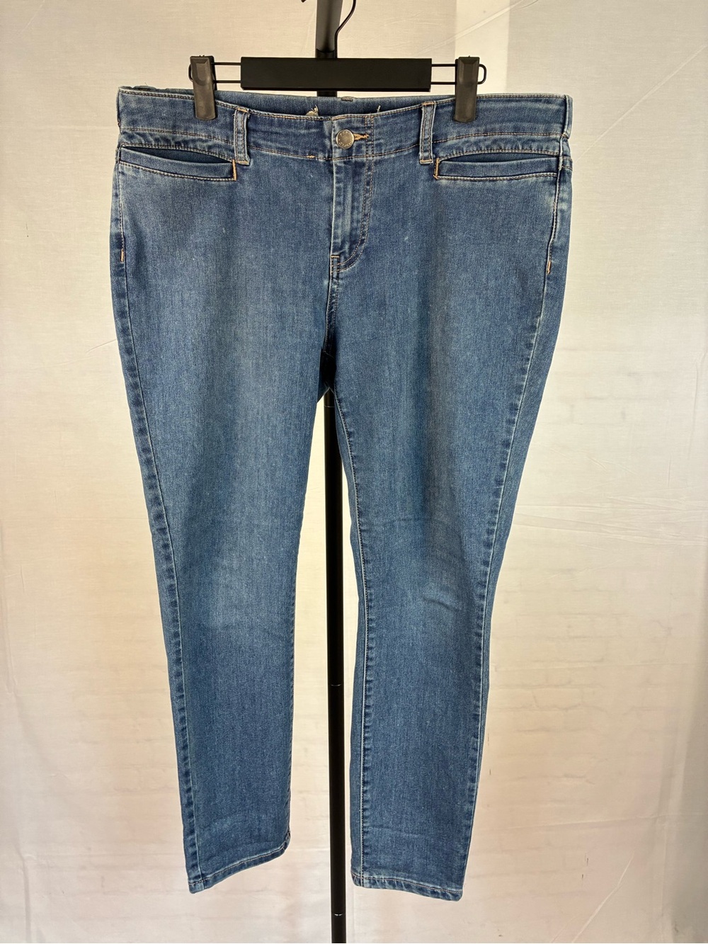 Free People Medium-Low Rise Slim Jeans 31